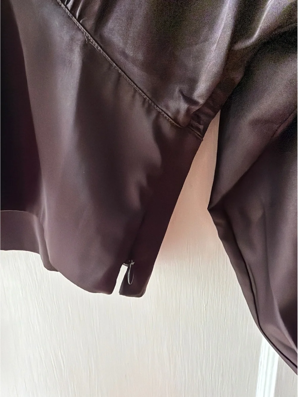 NWT Banana Republic Satin V-Neck Long Sleeve Blouse Top Brown Womens Size 0